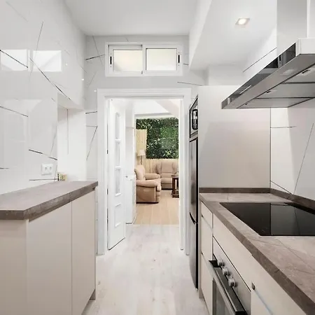 Apartamento Newly Refurbished Modern 2-bed In Heart Of *